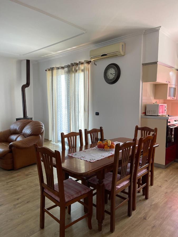 Ajla'S Home Vorë Dış mekan fotoğraf